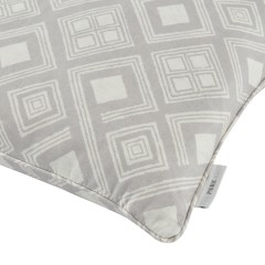 cushion alonzo pebble self piped edge detail